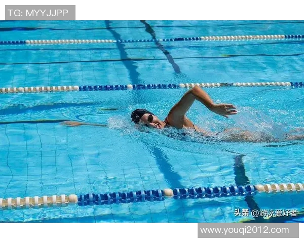 自由泳技巧提升与训练方法全面解析助你突破游泳极限 自由泳技巧提升与训练方法全面解析助你突破游泳极限